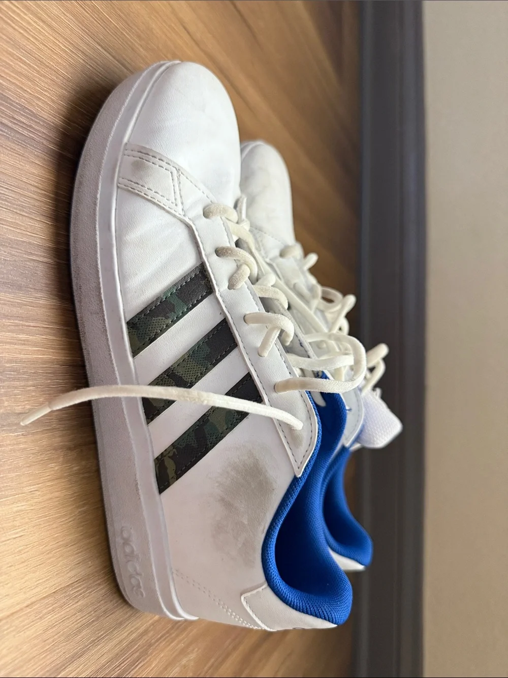 Adidas Boys Sz 6 White Sneakers with Blue Lining and Camo Three Stripes